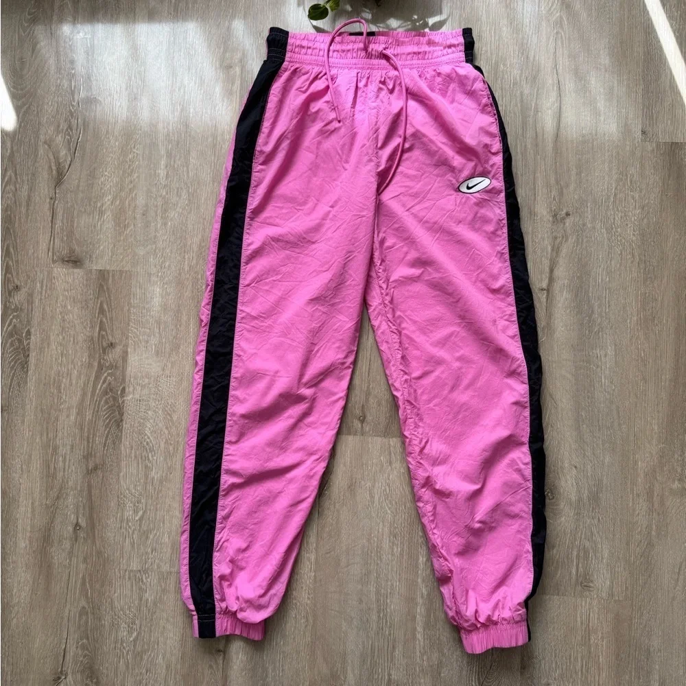 Nike Swoosh Woven Trouser Y2K Windbreaker Style Joggers Size XS